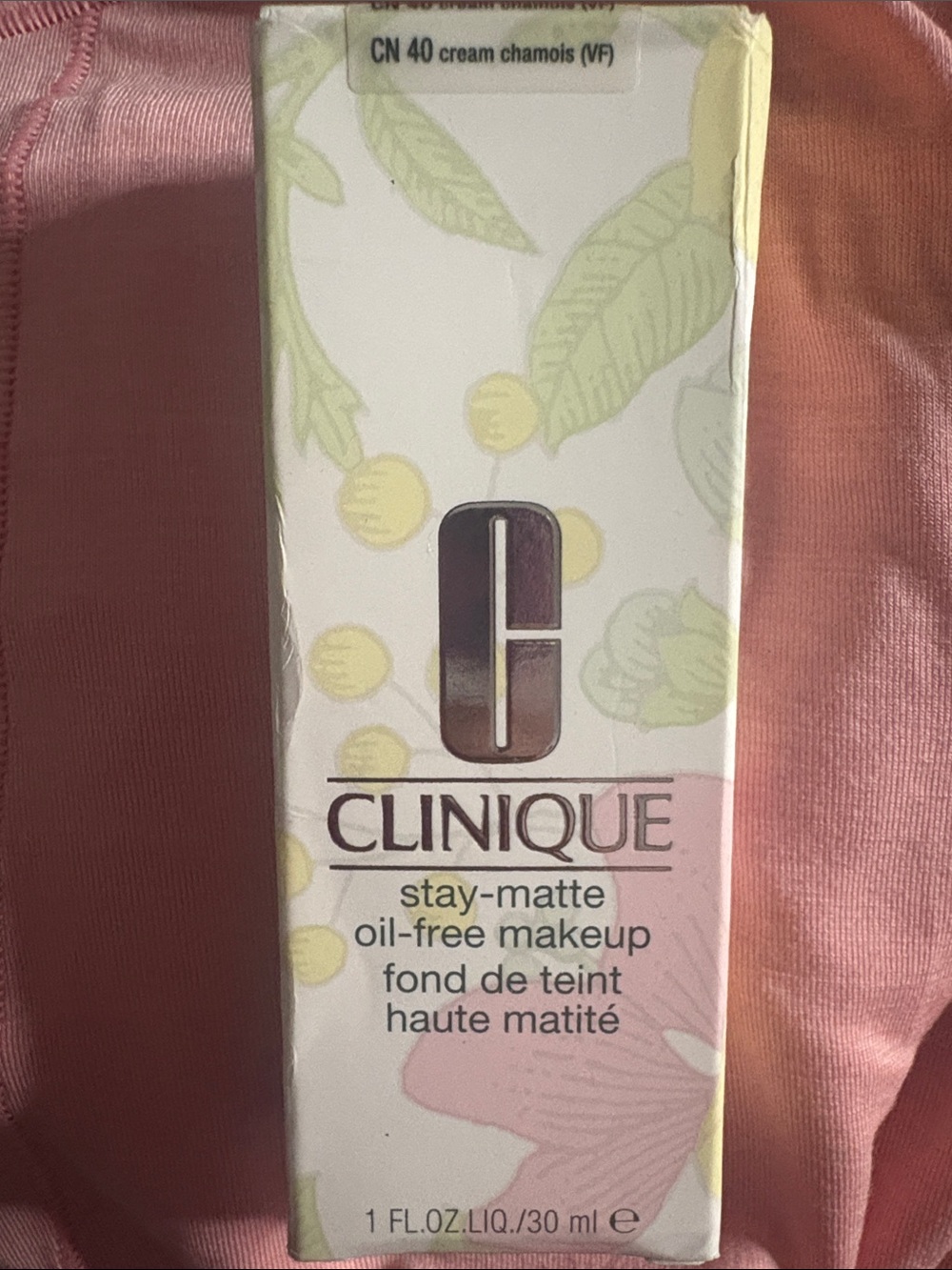 Clinique Stay-Matte Oil-Free Makeup - Cream Chamois (CN 40)
